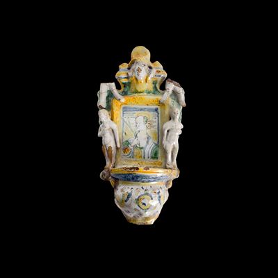 Acquasantiera, maiolica bianca e policroma dipinta, Italia centrale, fine XVIII secolo