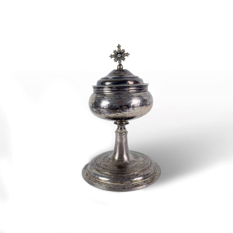 Giuseppe Gismondo Rosso (probabile), Pisside in argento, Palermo, 1720-1730