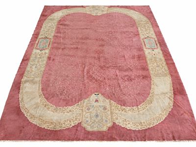 Grande Tappeto a Fondo Rosso e Beige