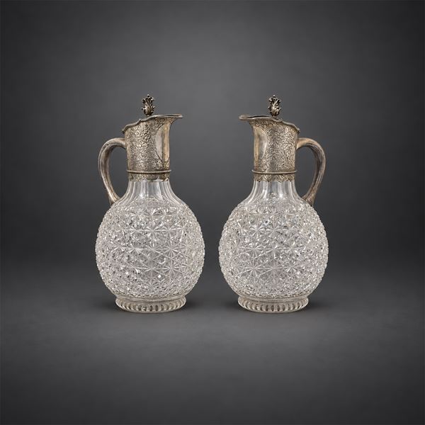 Coppia di caraffe in cristallo alla ruota e argento sterling, Londra, 1888, Woodward&Taylor