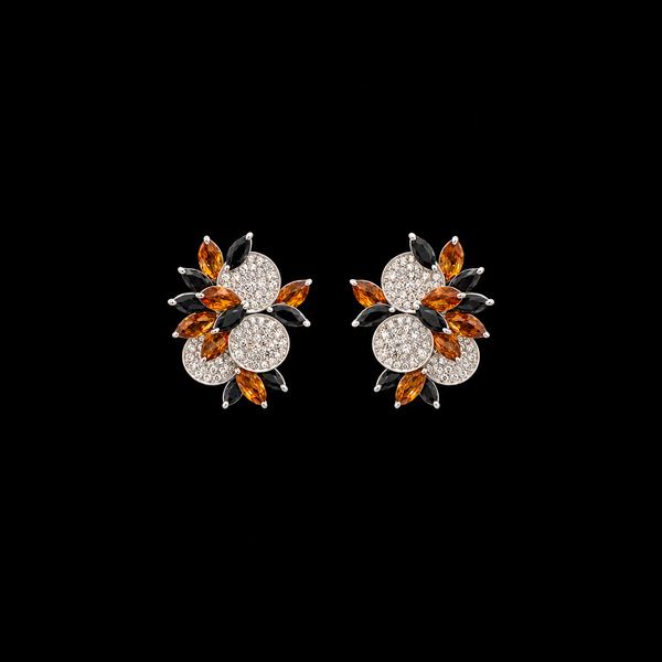 Paio di orecchini in oro bianco 18kt.