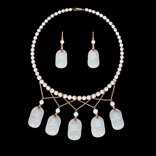 Demi-parure composta da collana e paio di orecchini con perle giapponesi e giada