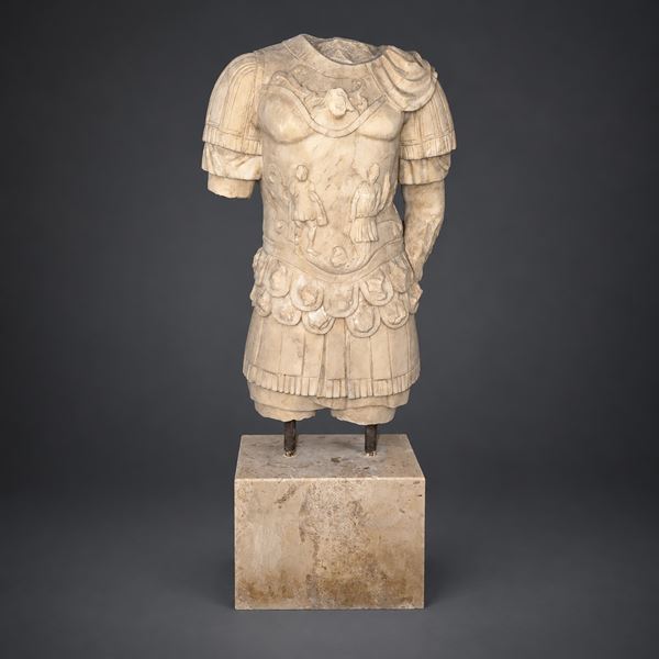 Torso virile con lorica musculata, scultura in marmo bianco
