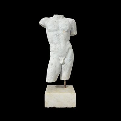 Piccolo Torso Virile Acefalo in Marmo Bianco