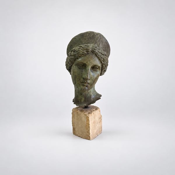 Testa dell'Afrodite di Capua, bronzo con patina a fuoco in verde pompeiano